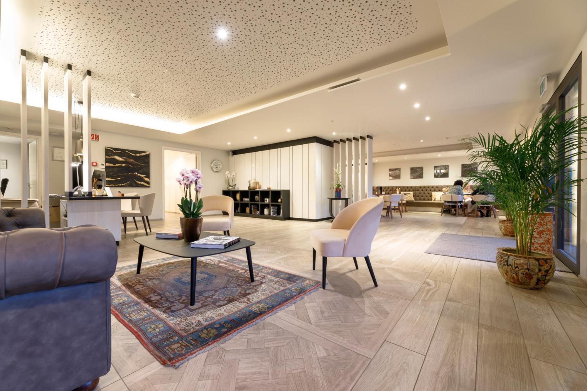 Ambassador Boutique Hotel 니옹 외부 사진